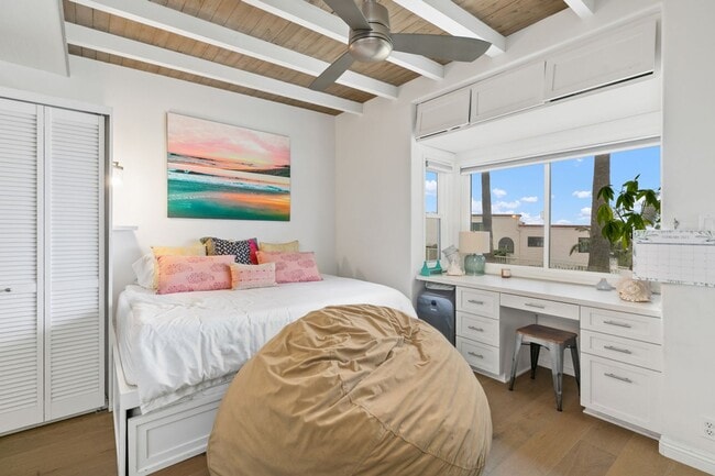 Building Photo - Ocean view Studio