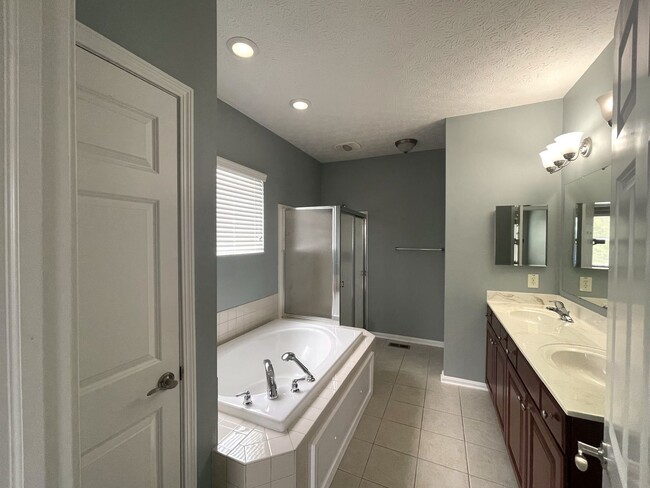 Building Photo - 6127 Janes Way