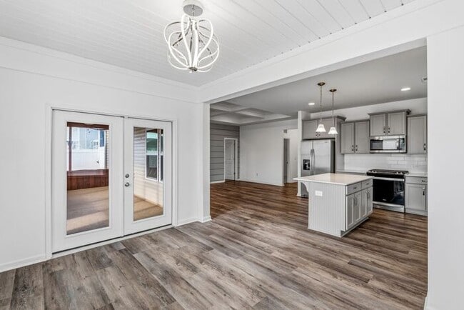 Building Photo - Experience Luxury Living in Reedy Fork