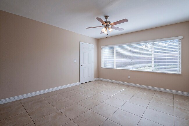 Building Photo - 818 W Osborn Rd