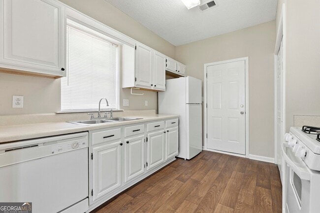 Building Photo - 130 S Fairfield Dr