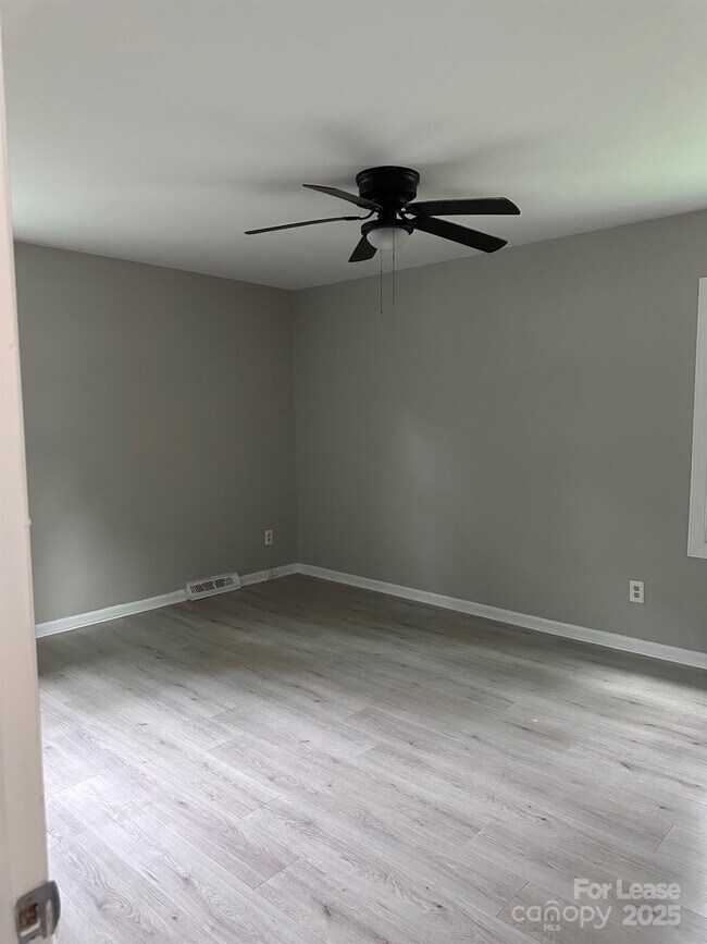 Building Photo - 10731 Osprey Dr