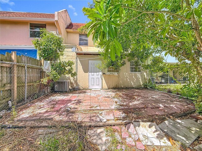 Building Photo - 1379 Seaview