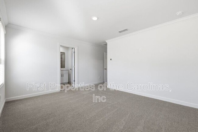 Building Photo - 238 Tiger Lily Dr