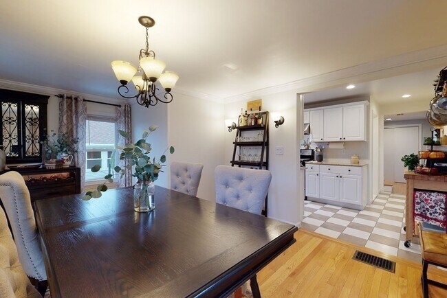 Building Photo - 37 Marivista Ave