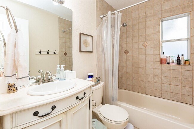 Building Photo - Adorable Winter Park Bungalow