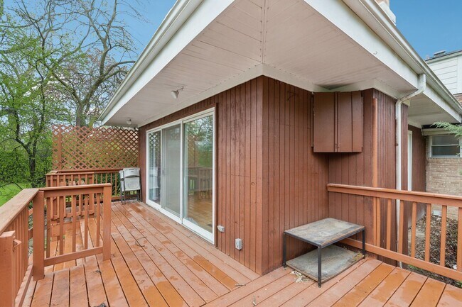 Building Photo - 9225 Karlov Ave