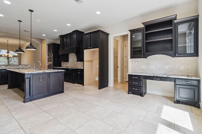 Building Photo - 944 Wilderness Oaks