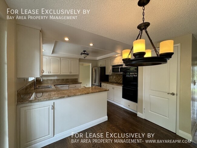 Building Photo - 782 Berkshire Dr