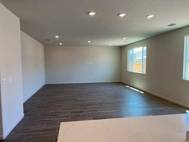 Building Photo - 4-bedroom two story plus a bonus loft!
