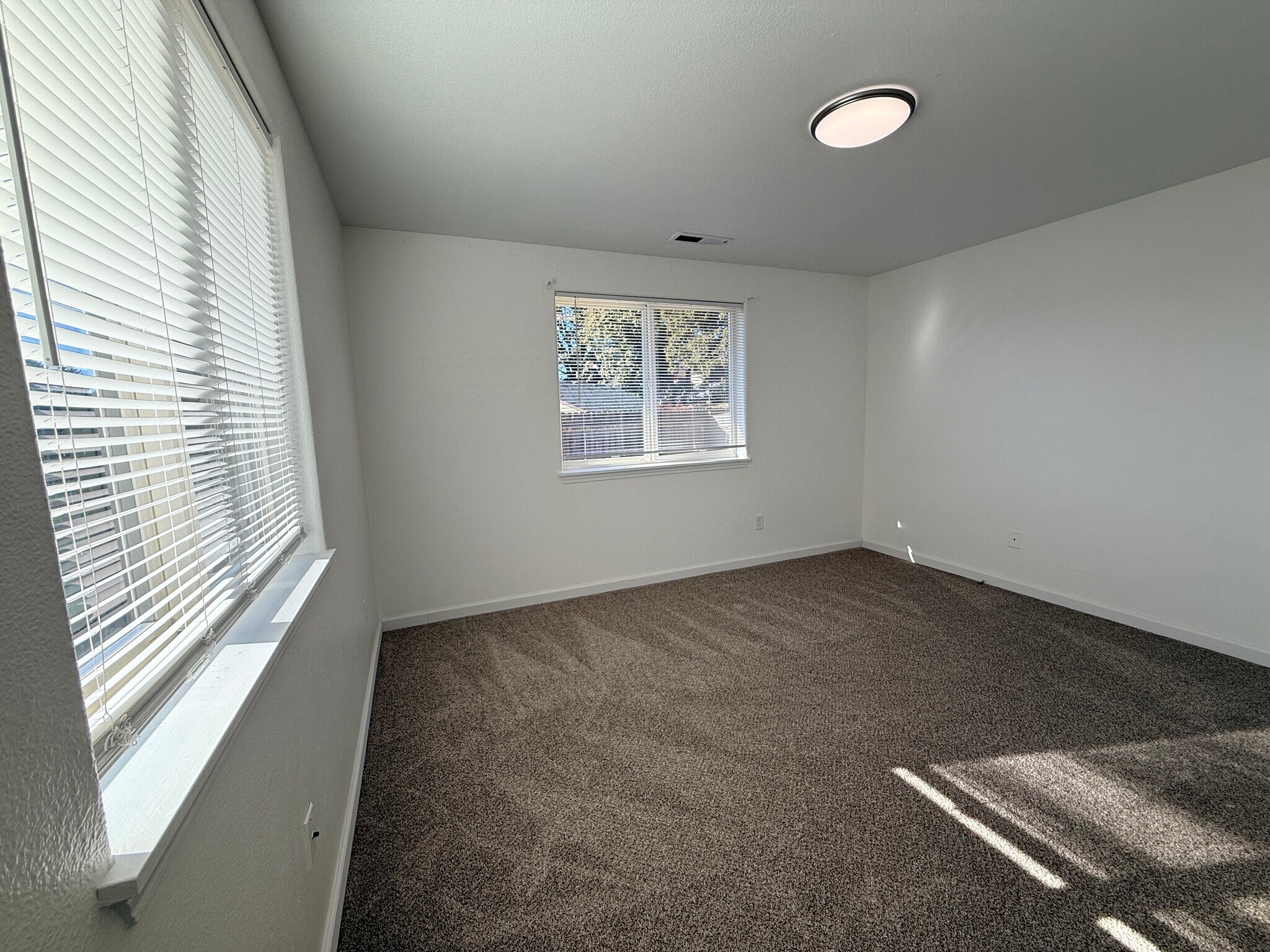 Building Photo - 1545 Fircrest Ct SE