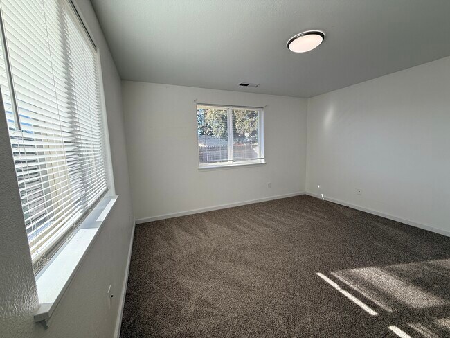 Building Photo - 1545 Fircrest Ct SE