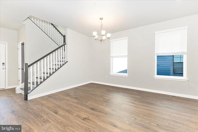 Building Photo - 461 Hanson St