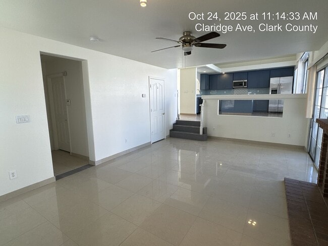 Building Photo - Tri-Level Home with Pool & Spa in Henderso...