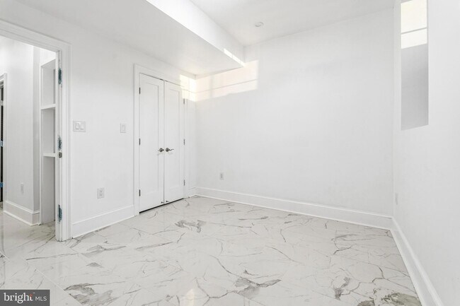 Building Photo - 6218 Suitland Rd