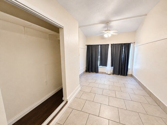 Building Photo - 540 El Camino Ave