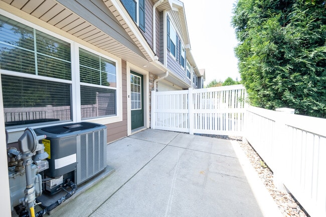 Building Photo - 2113 Cedar Grove Trail