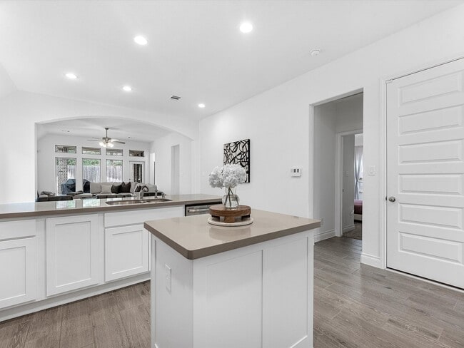 Building Photo - 24543 Songlark Bend Dr