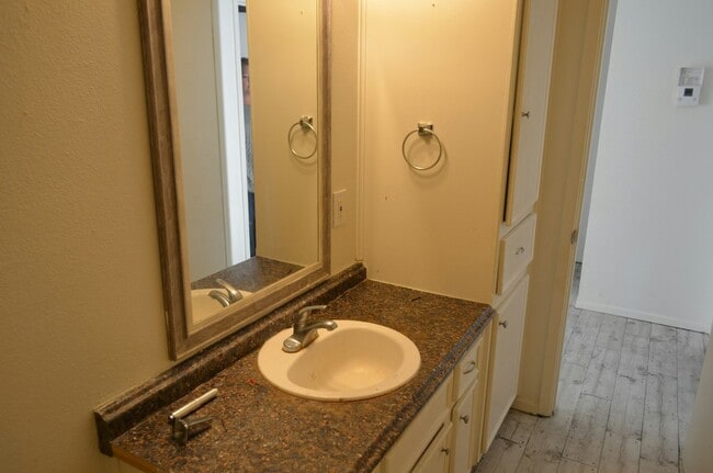 Building Photo - 5604 Brownfield Dr