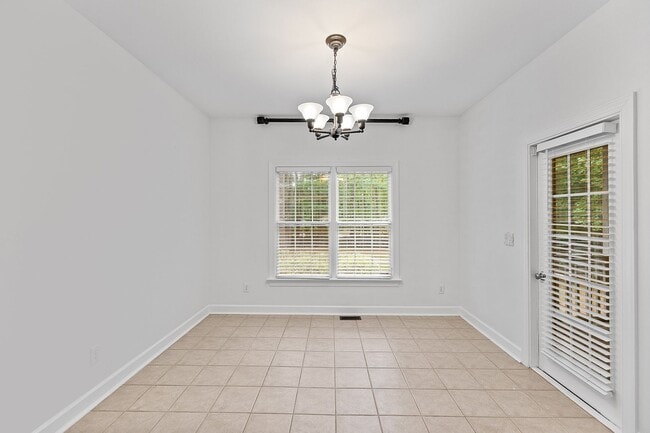 Building Photo - *Charming Farmhouse Style Retreat in Youngsville*