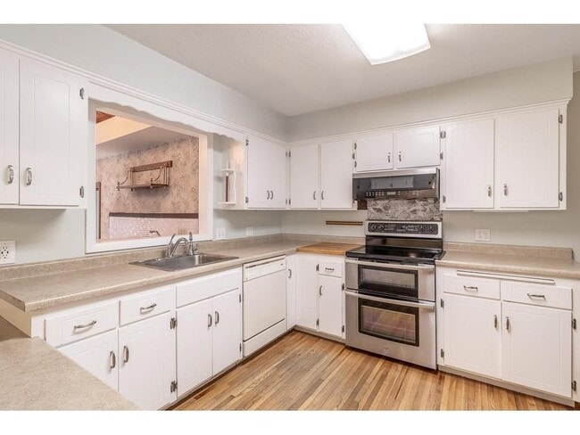 Building Photo - 11197 608th Ave