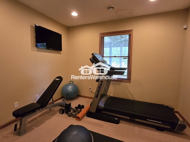 Building Photo - 15420 Plumstone Dr