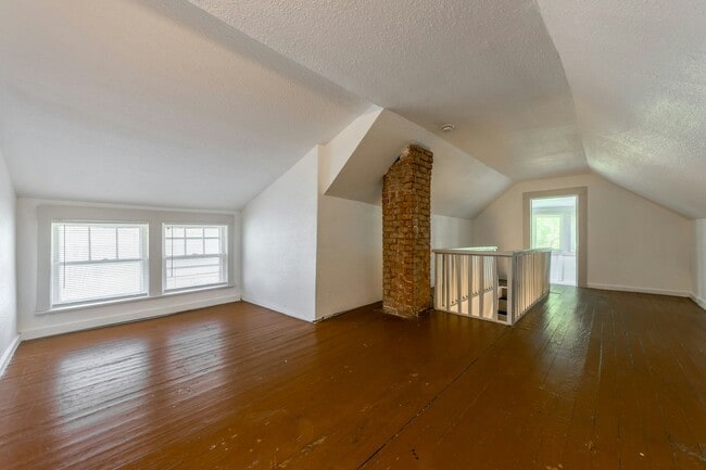 Building Photo - 3542 College Ave