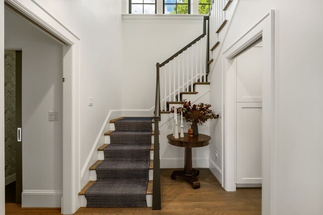 Building Photo - 2835 NE 40th Ave