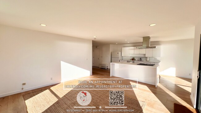 Building Photo - One of a kind 2bd/2bth with breathtaking views of the Bay, includes water, garbage, 1 parking spo...