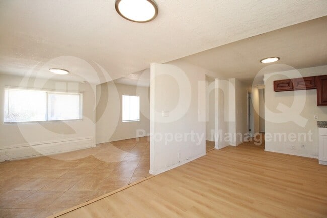 Building Photo - 642 S Jefferson St