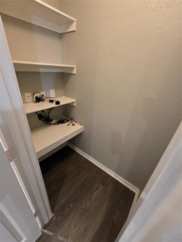 Building Photo - 700 White Fields Way