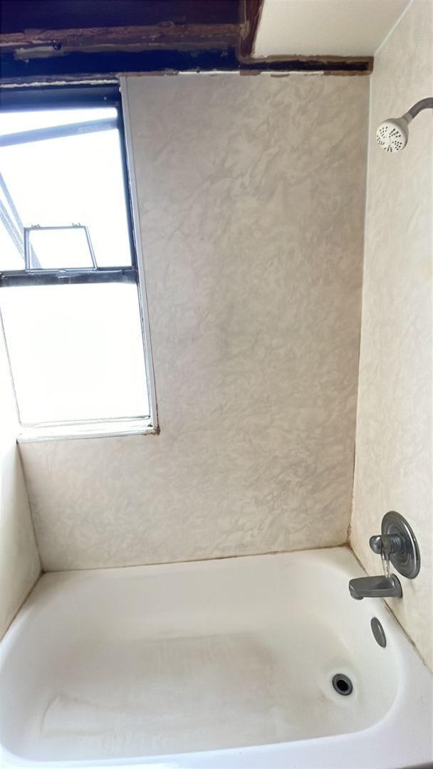 Building Photo - $2,000, 2BR/1.5BA/1PKG
