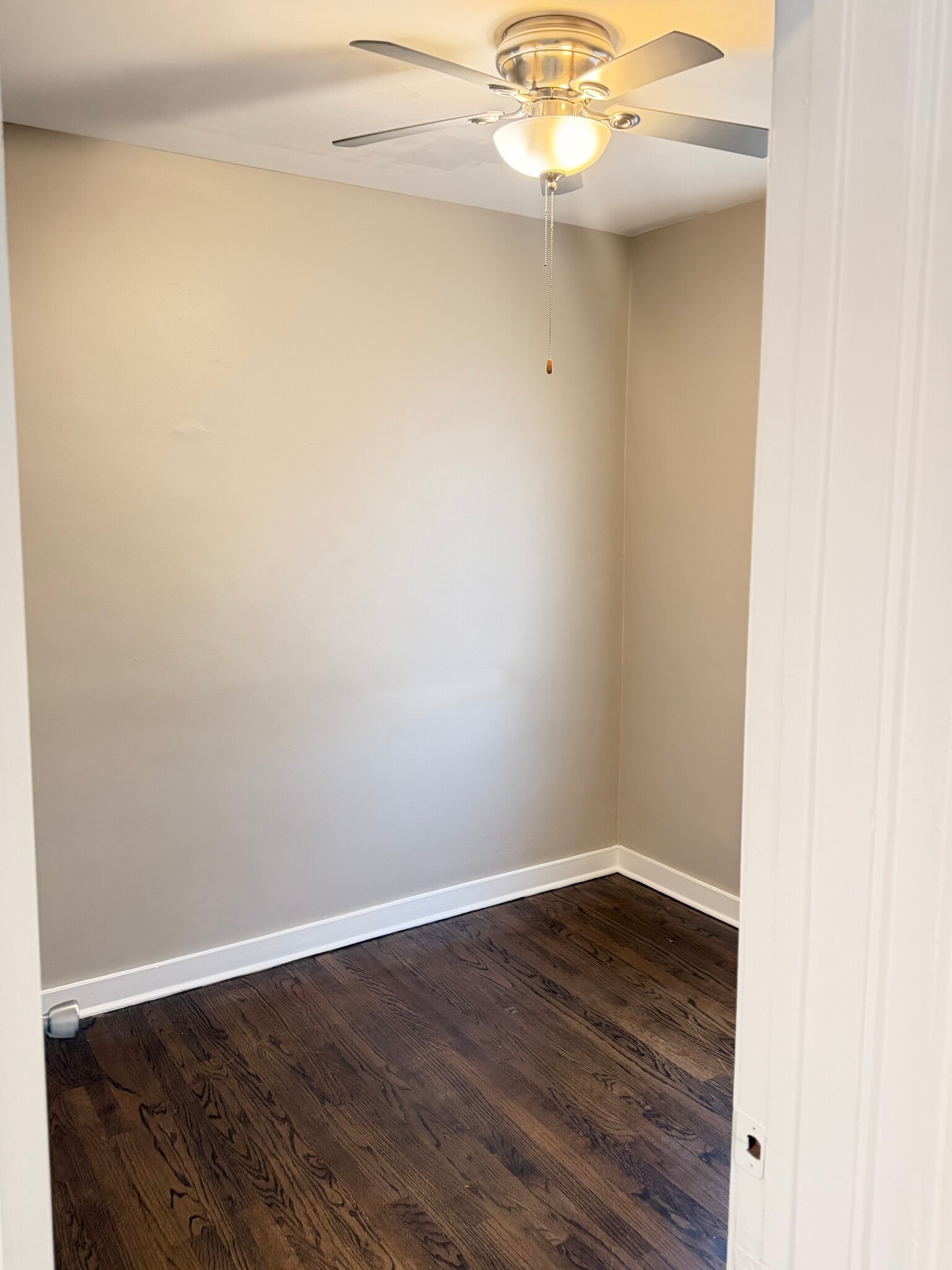 6 Second Bed - 9351 Kennedy Ave