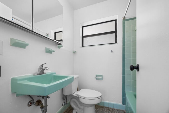 Building Photo - 435 Argyle Ct