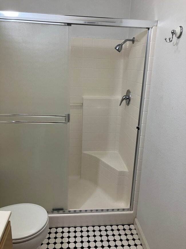 Building Photo - 358 Sunshine Way