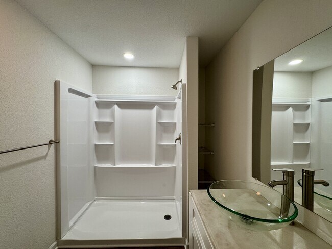 Building Photo - 6173 Unitia Rd