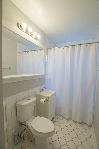 Building Photo - 2734 S Bonfield St