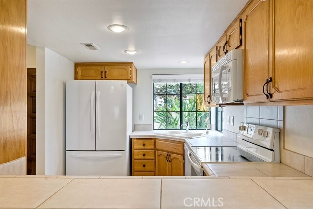 Building Photo - 6827 Alderwood Dr