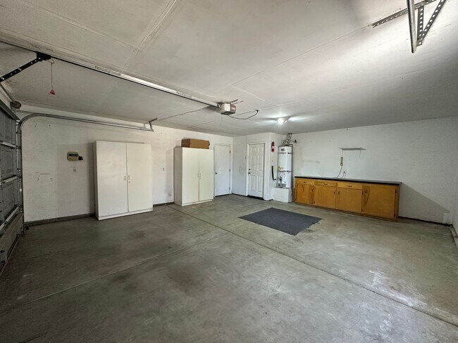 Building Photo - 2935 S Aspen St
