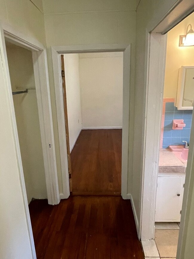 Building Photo - 2BD/1BA Shotgun in MidCity