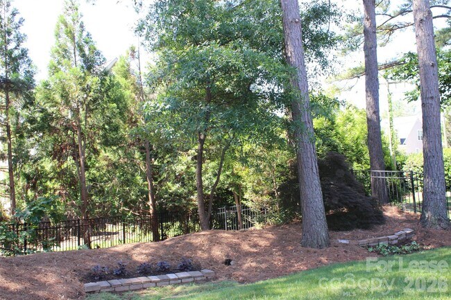 Building Photo - 17404 Summer Pl Dr