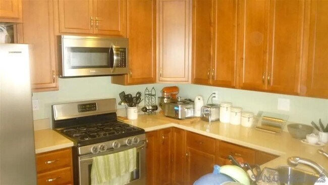 Building Photo - 8434 Summerdale Rd