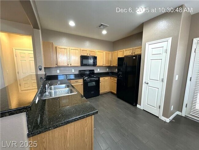 Building Photo - FURNISHED SINGLE STORY LOCATED IN THE HENDERSON AREA!!