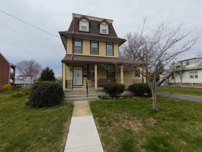 Outside - 2029 Walnut St