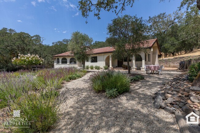 Building Photo - Wine Country Living in Spacious Glen Ellen...