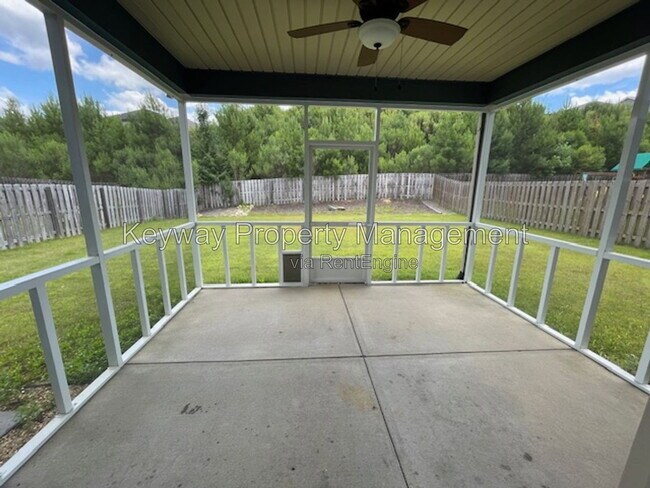 Building Photo - 546 Bunchgrass St