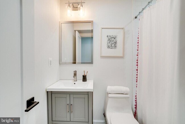 Building Photo - 22 Bryant St NW