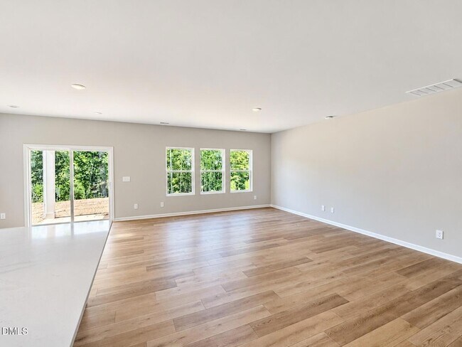 Building Photo - 744 Red River Dr