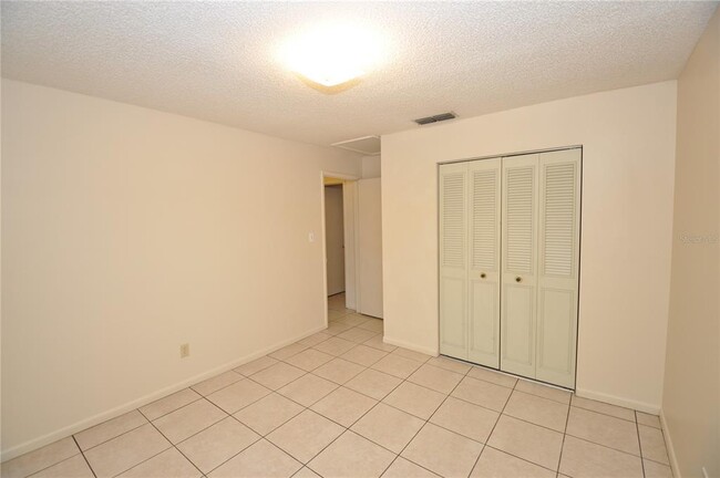 Building Photo - 1434 E Fern Rd