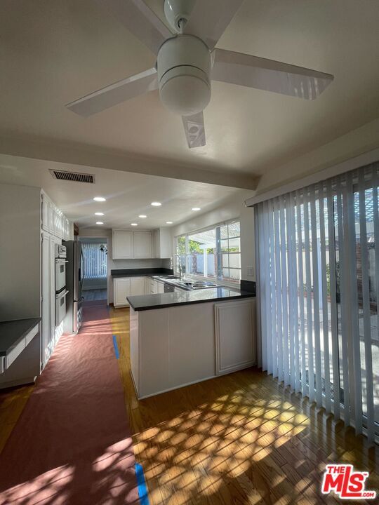 Building Photo - 4304 Park Corona